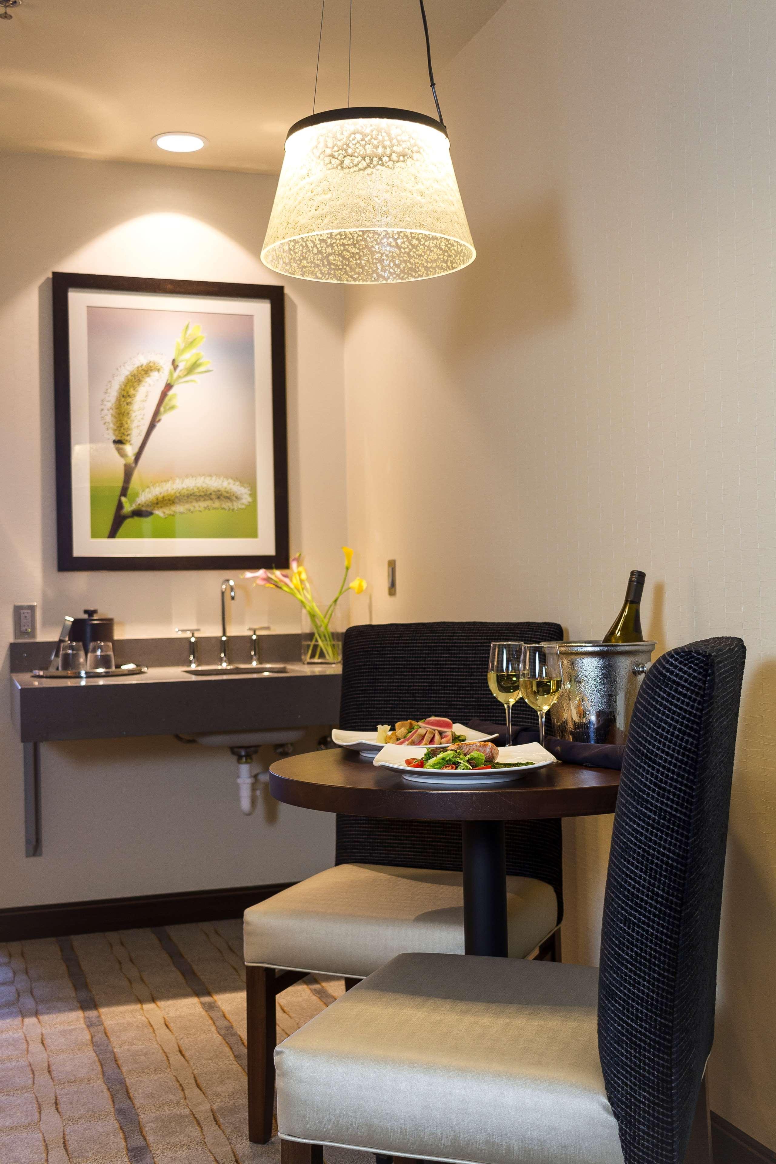 Best Western Premier Boulder Falls Inn Лебанон Екстериор снимка