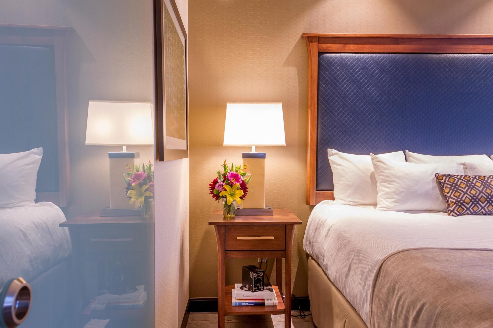Best Western Premier Boulder Falls Inn Лебанон Екстериор снимка