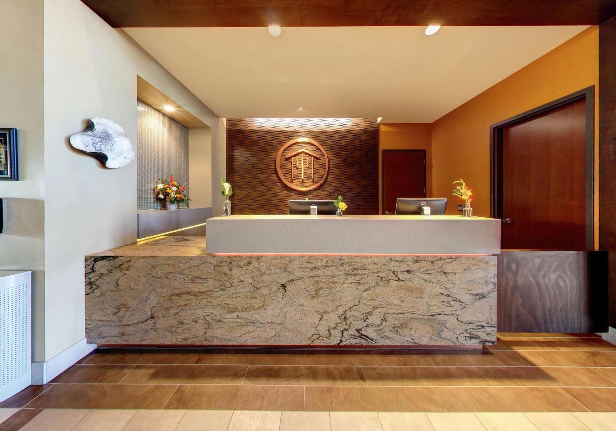 Best Western Premier Boulder Falls Inn Лебанон Екстериор снимка