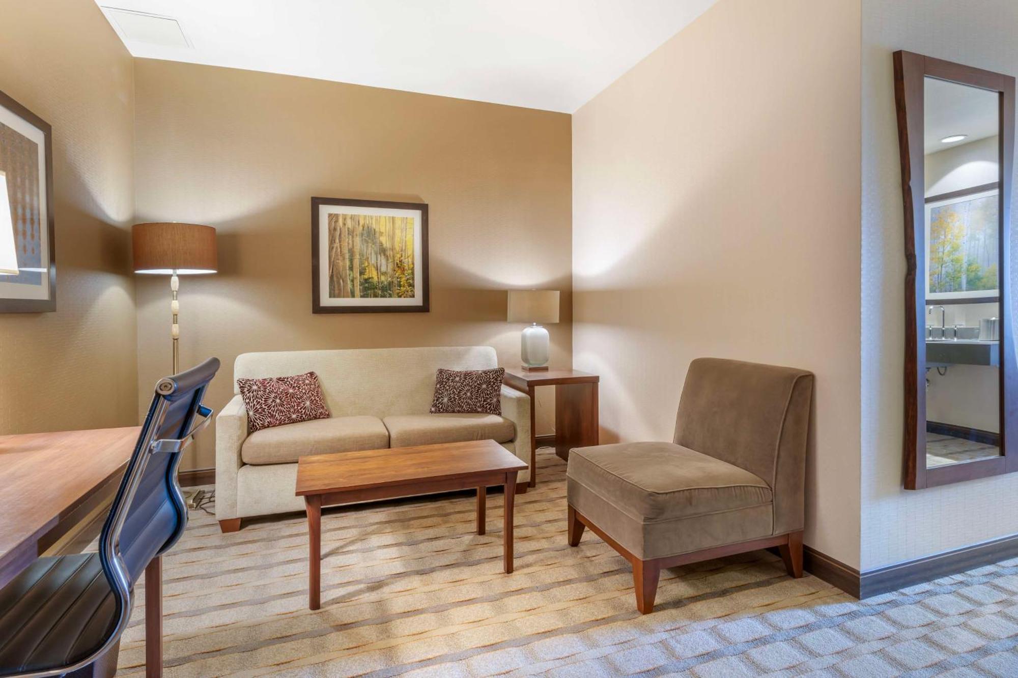 Best Western Premier Boulder Falls Inn Лебанон Екстериор снимка