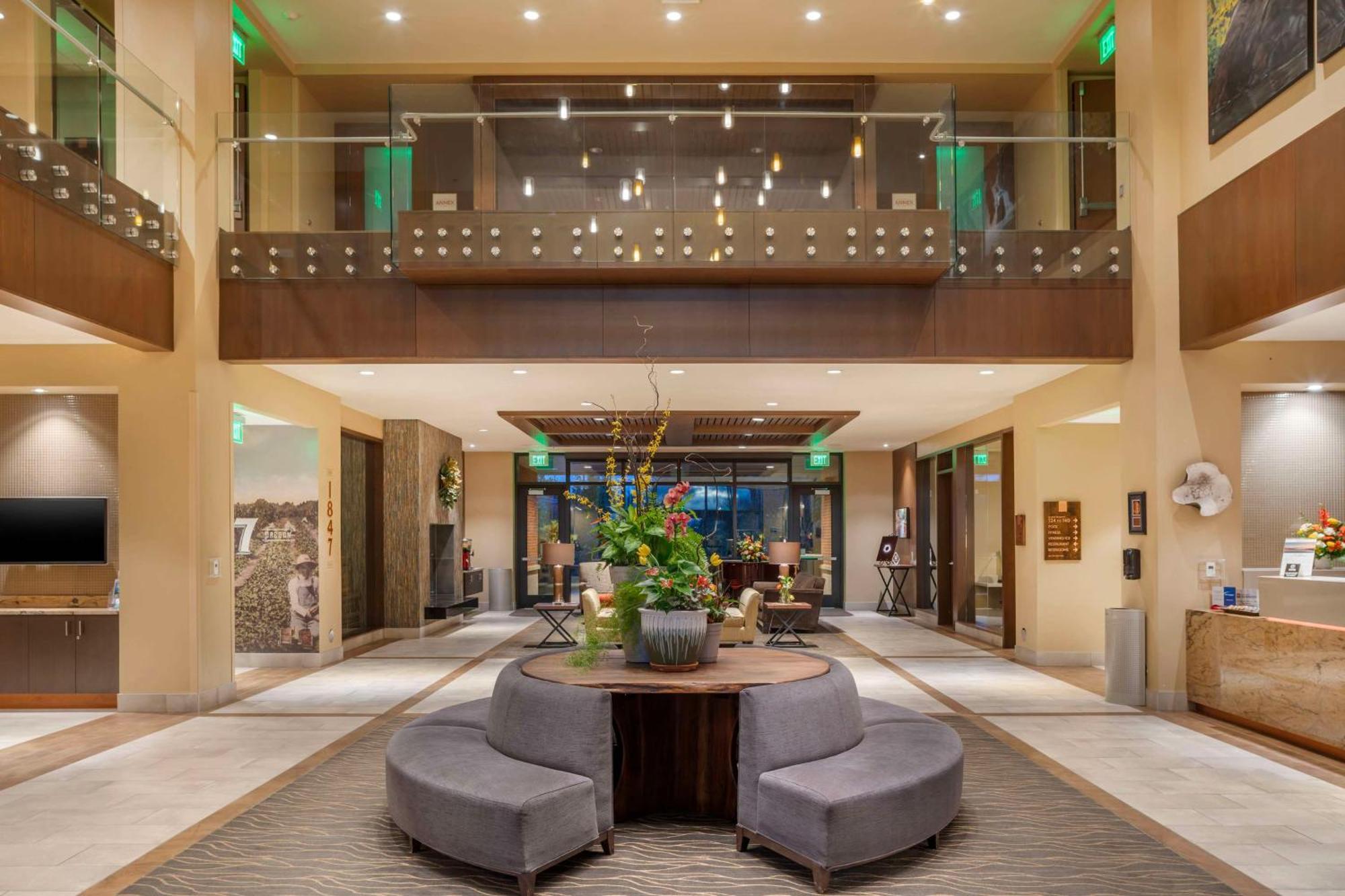 Best Western Premier Boulder Falls Inn Лебанон Екстериор снимка
