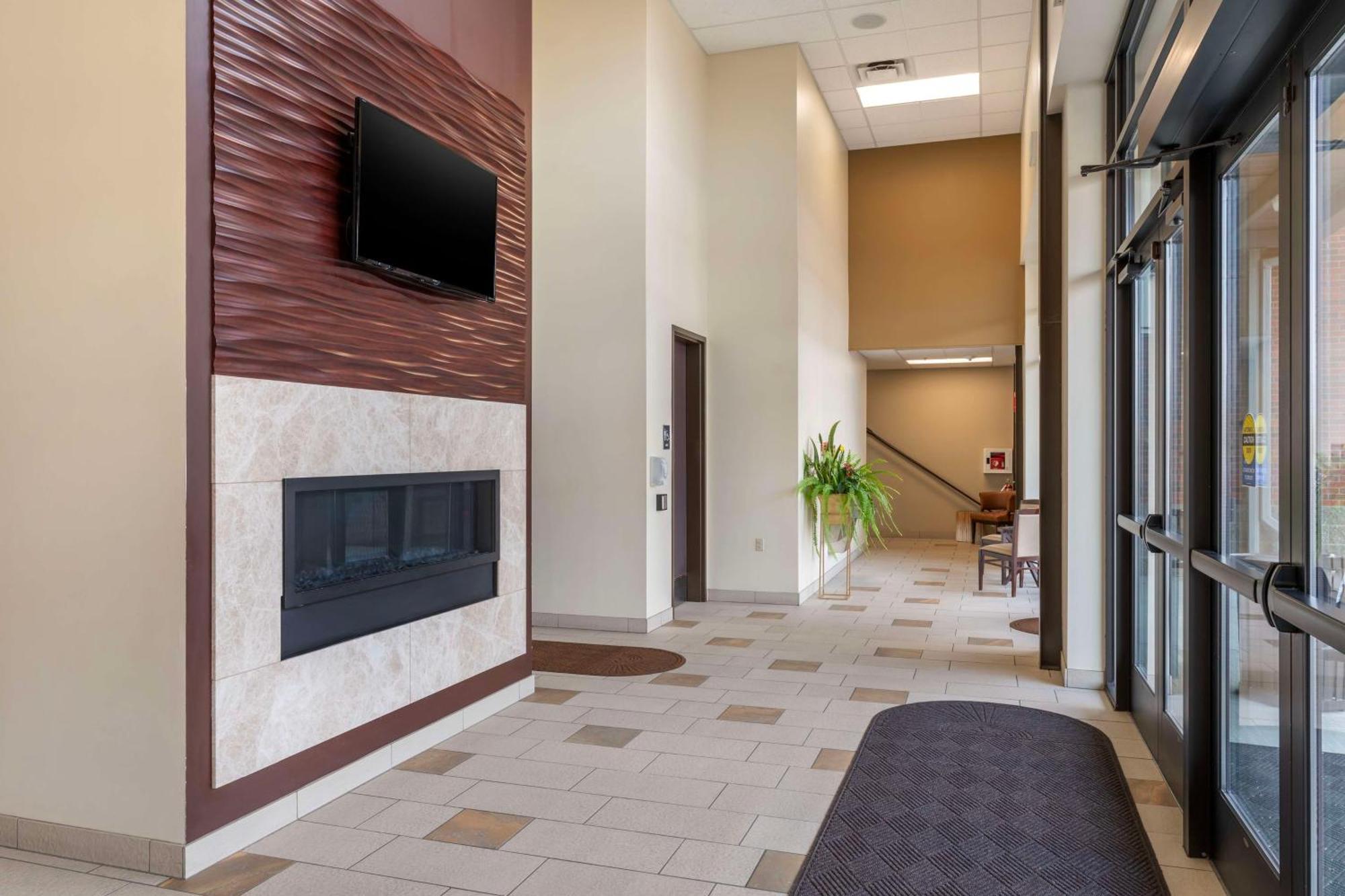 Best Western Premier Boulder Falls Inn Лебанон Екстериор снимка