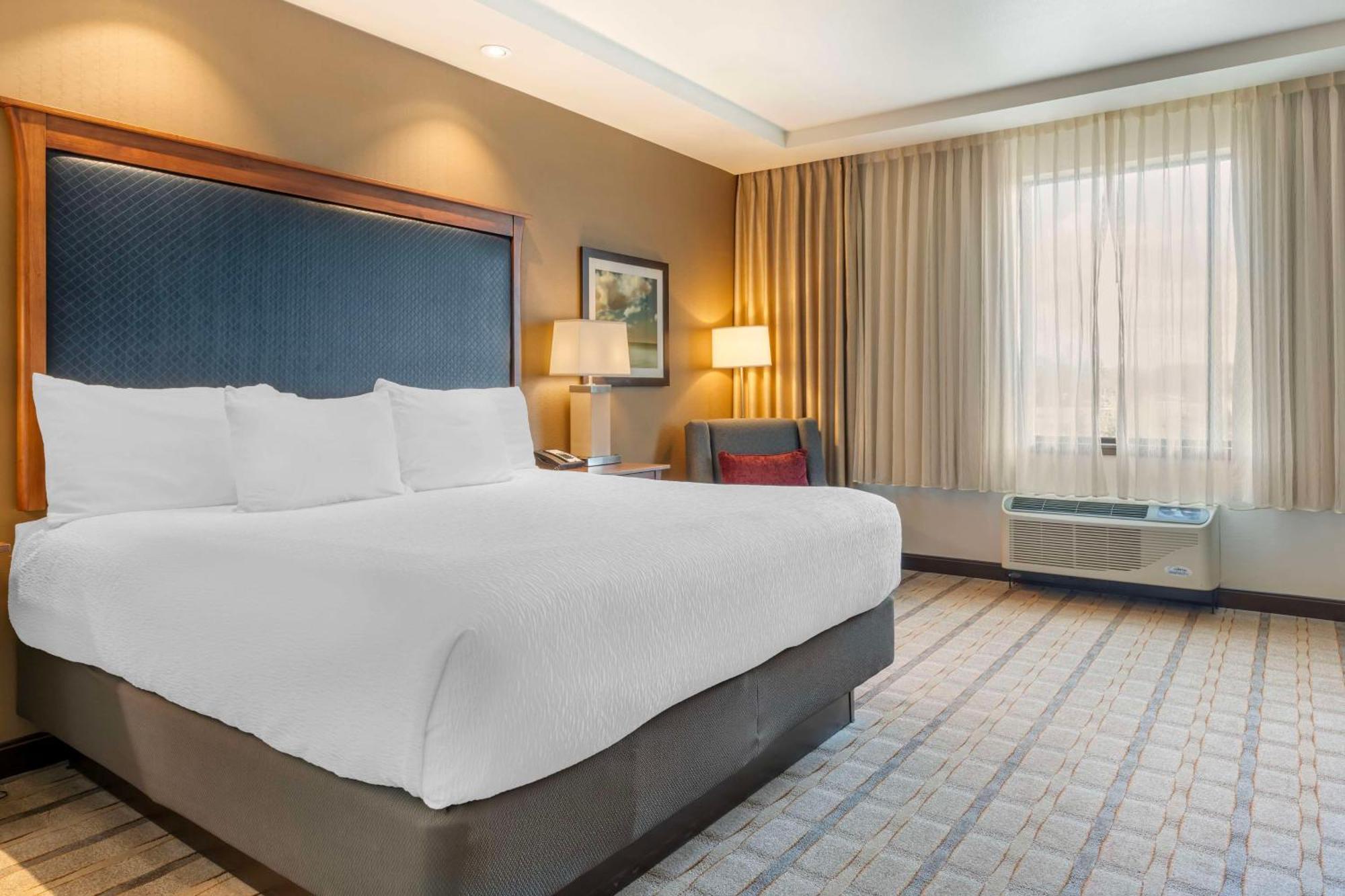 Best Western Premier Boulder Falls Inn Лебанон Екстериор снимка