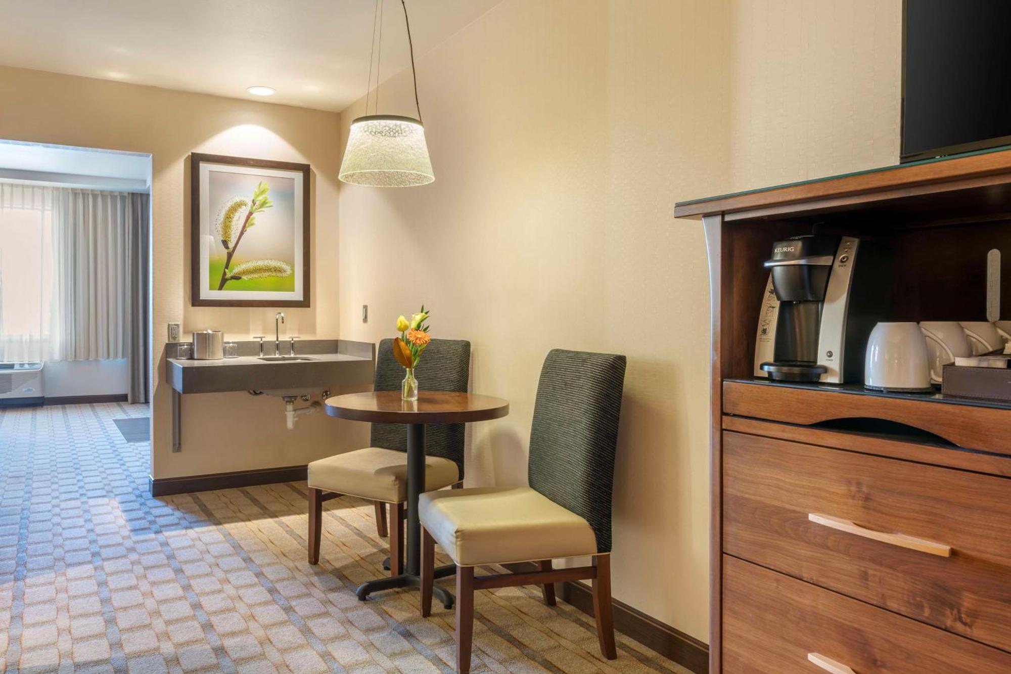 Best Western Premier Boulder Falls Inn Лебанон Екстериор снимка