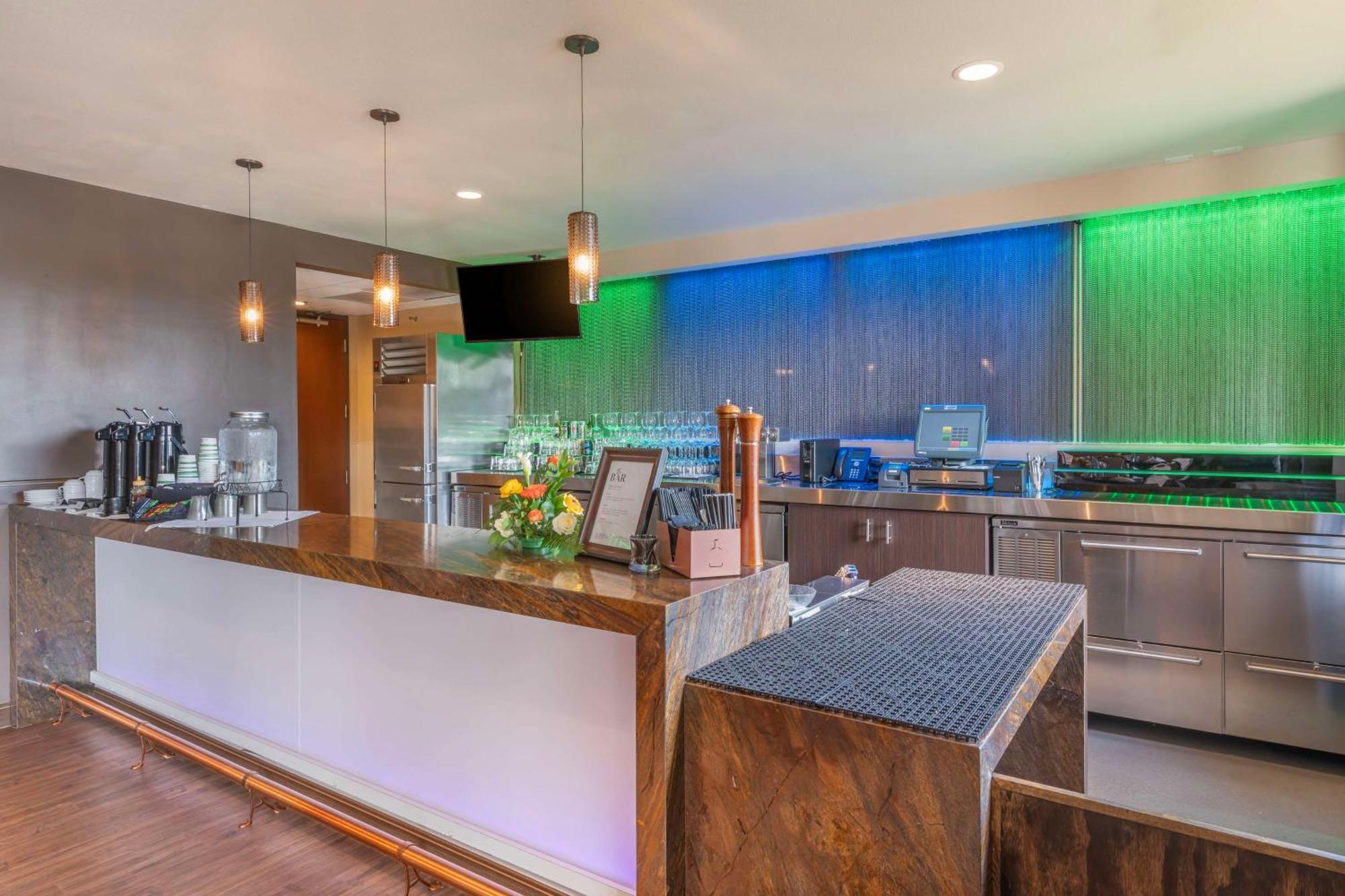 Best Western Premier Boulder Falls Inn Лебанон Екстериор снимка