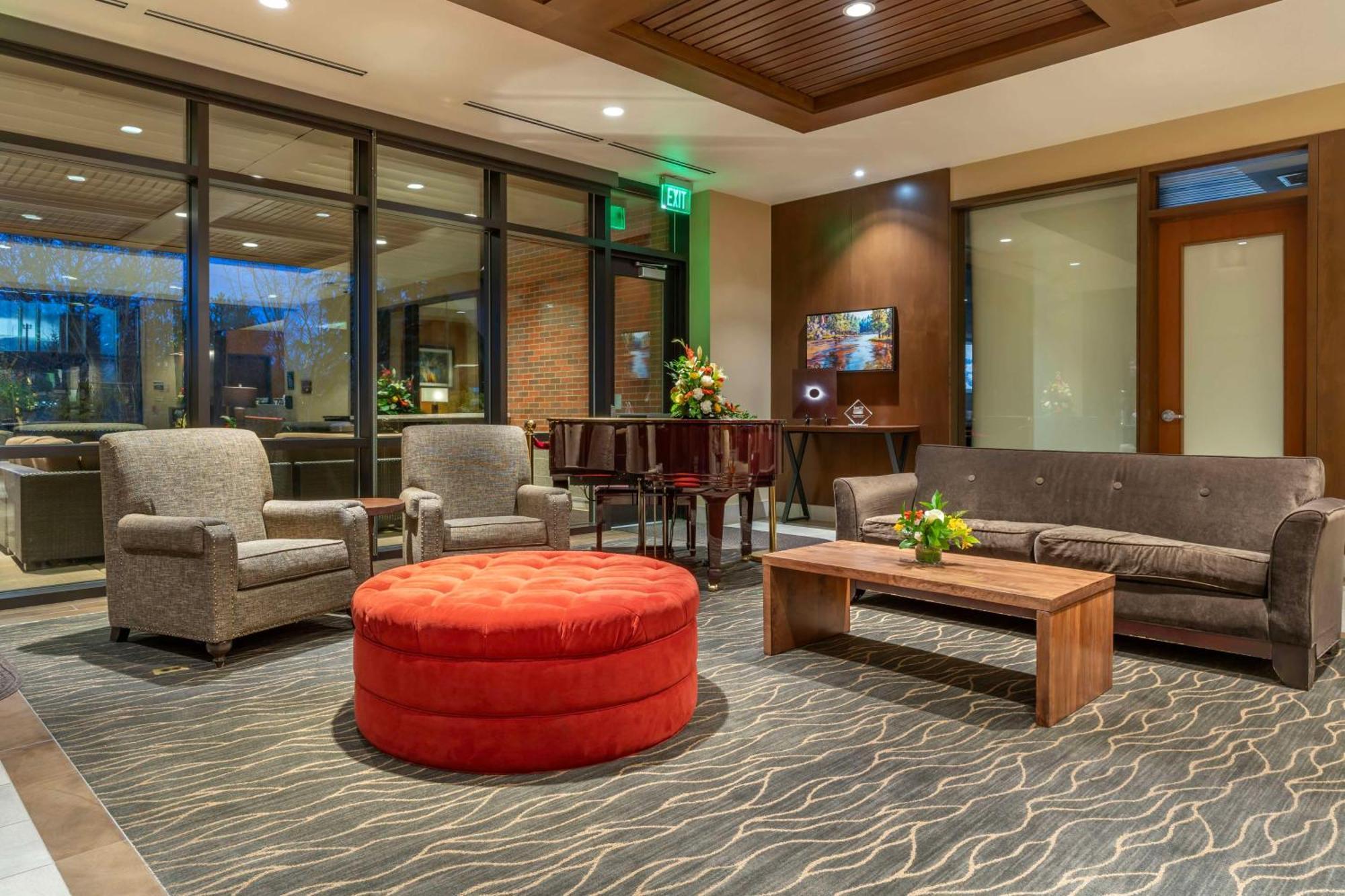 Best Western Premier Boulder Falls Inn Лебанон Екстериор снимка